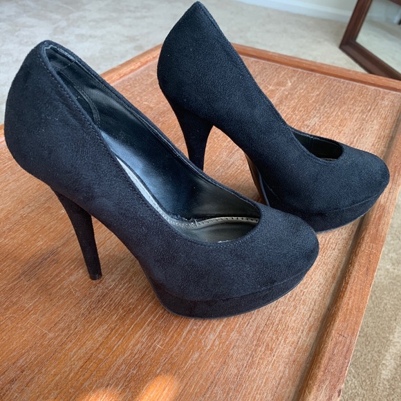Black Suede heel - Picture 3 of 4
